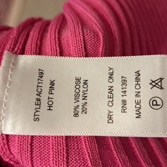 ASTR The Label Estepania Hot Pink Cut Out Shoulder Stretch Sweater - Picture 7 of 7